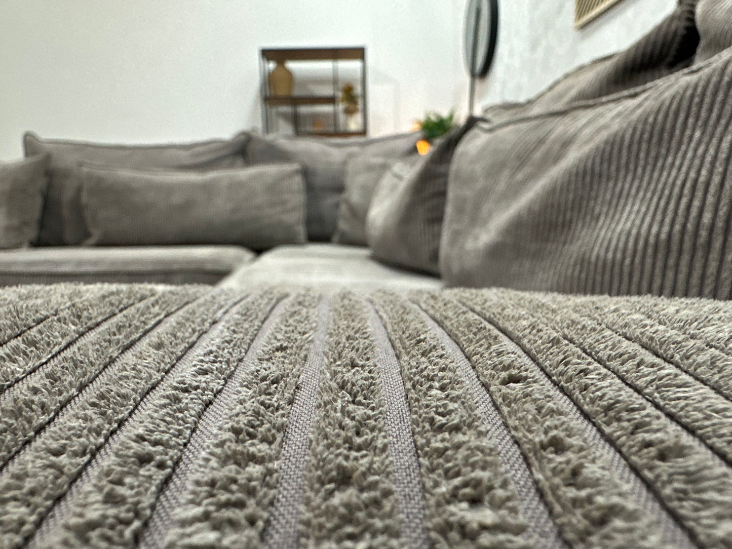 Grijze Ribstof Hoekbank Inc Hocker ~ Losse Kussens Met Afneembare Hoezen