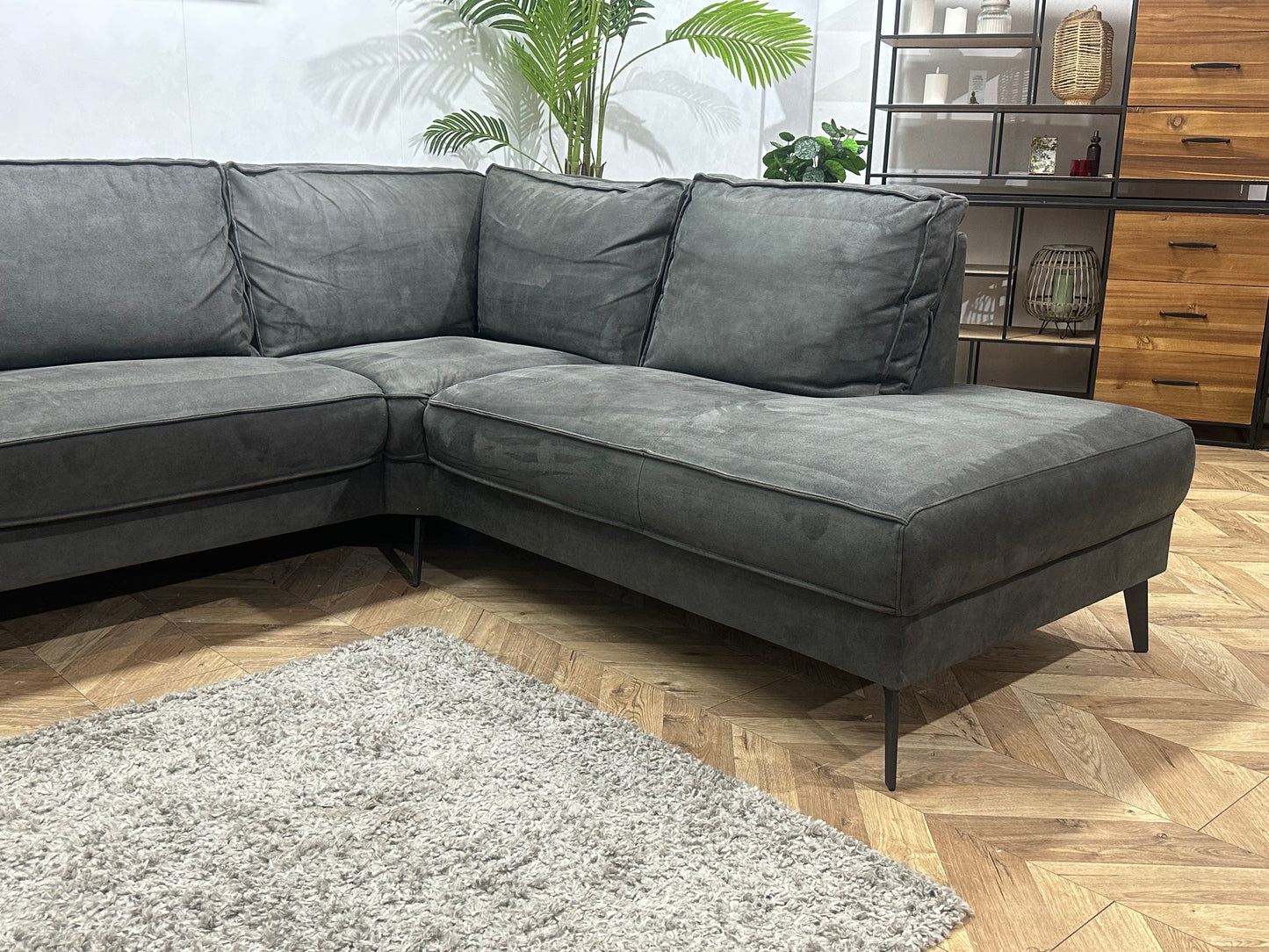 Antraciet Suède Stoffen Hoekbank ~ Losse Rugkussens Met Afneembare Hoezen