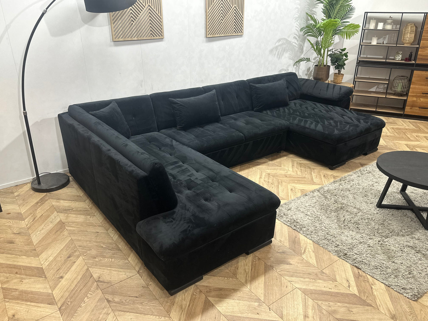 !Showroommodel! Zwarte Velvet U Bank