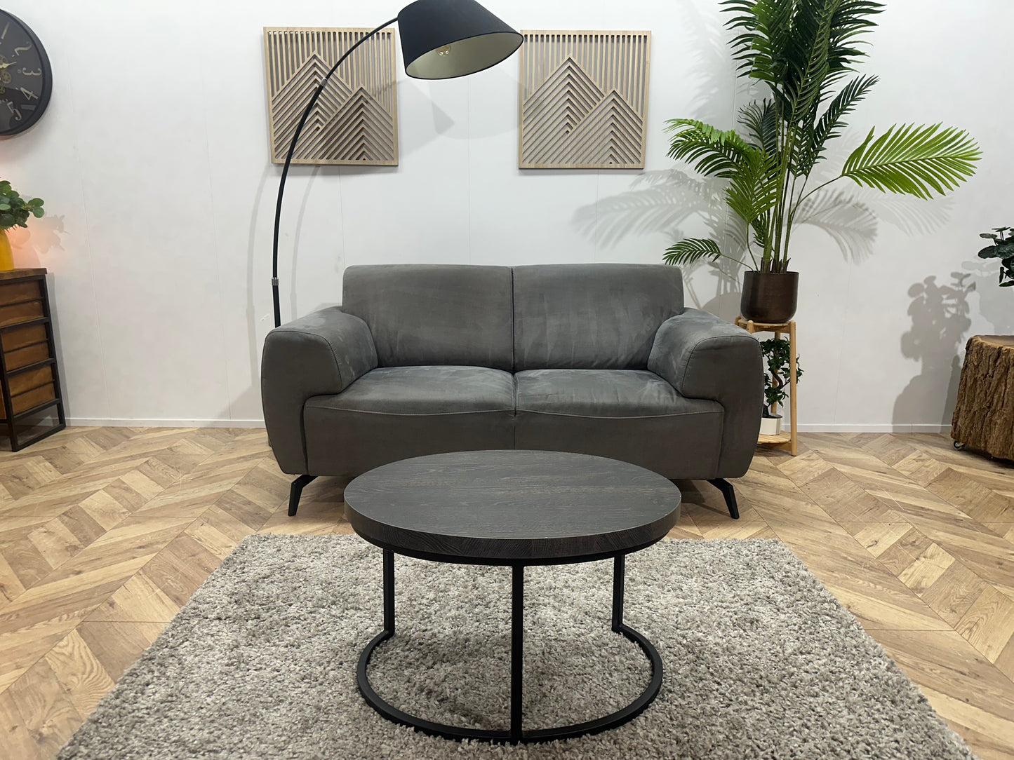 H&H Grijze Suède Stoffen 2.5-Zits Bank ~ Nieuwstaat