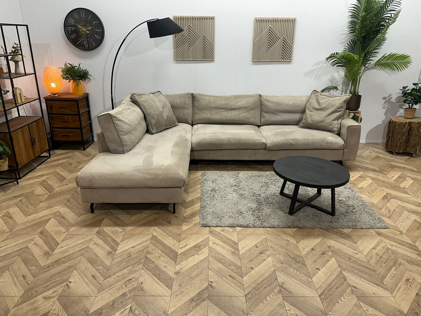 Taupe Velvet Hoekbank ~ Losse Kussens Met Afneembare Hoezen