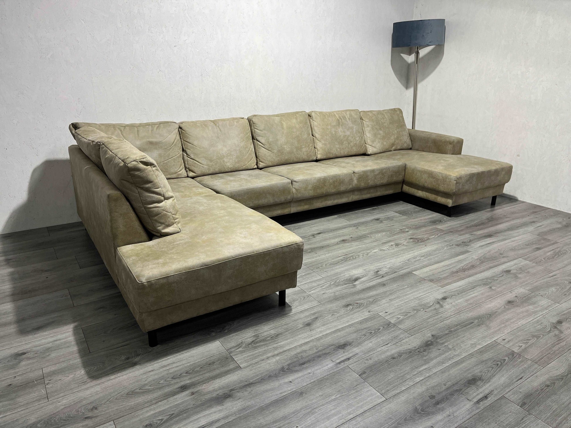 Ruime Beige U Bank
