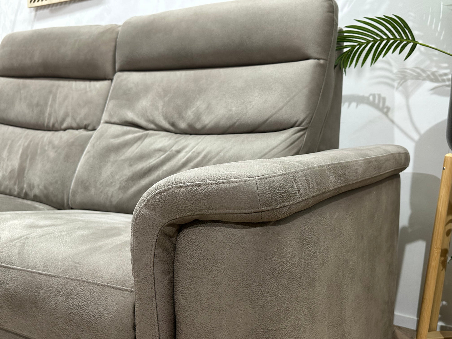 Grijze Suède Stoffen 2.5-Zits Bank ~ Vaste Kussens