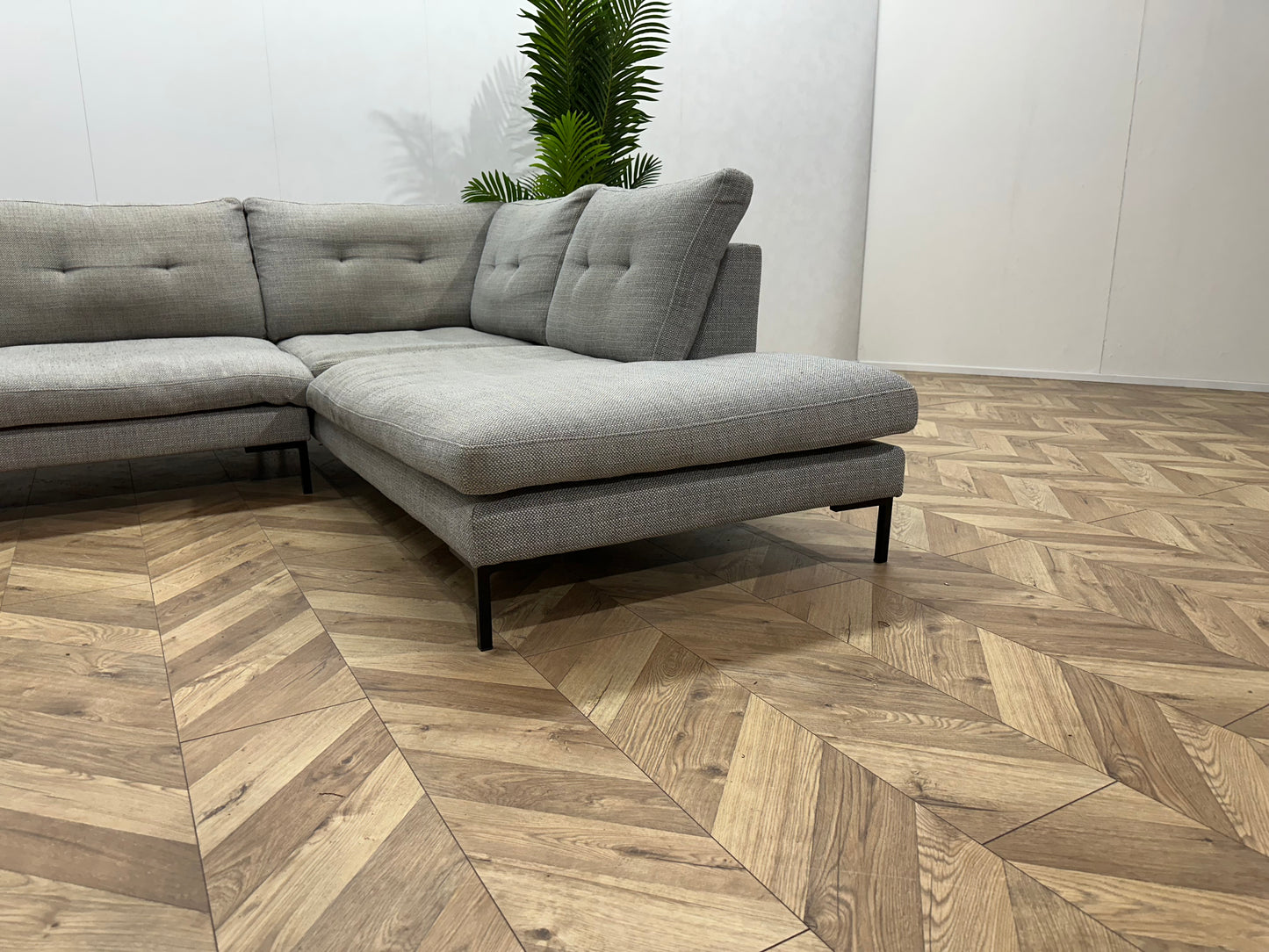 Licht Grijze Hoekbank Inc. Hocker ~ Losse Kussens Met Afneembare Hoezen