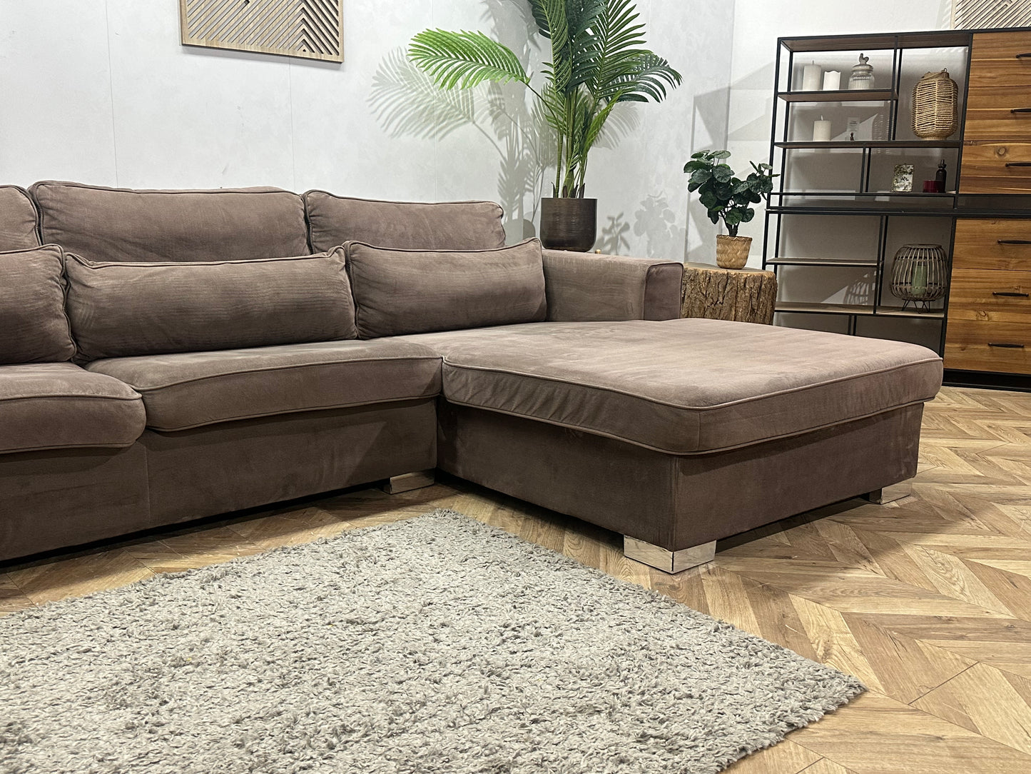 Bruine Velvet Hoekbank ~ Losse Kussens Met Afneembare Hoezen