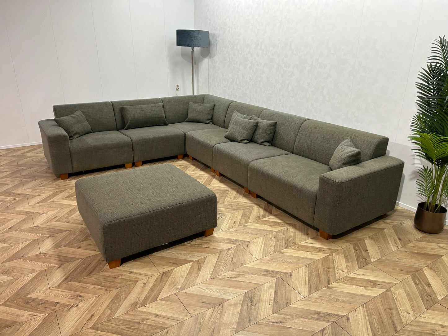 Taupe Hoekbank ~ Incl Hocker