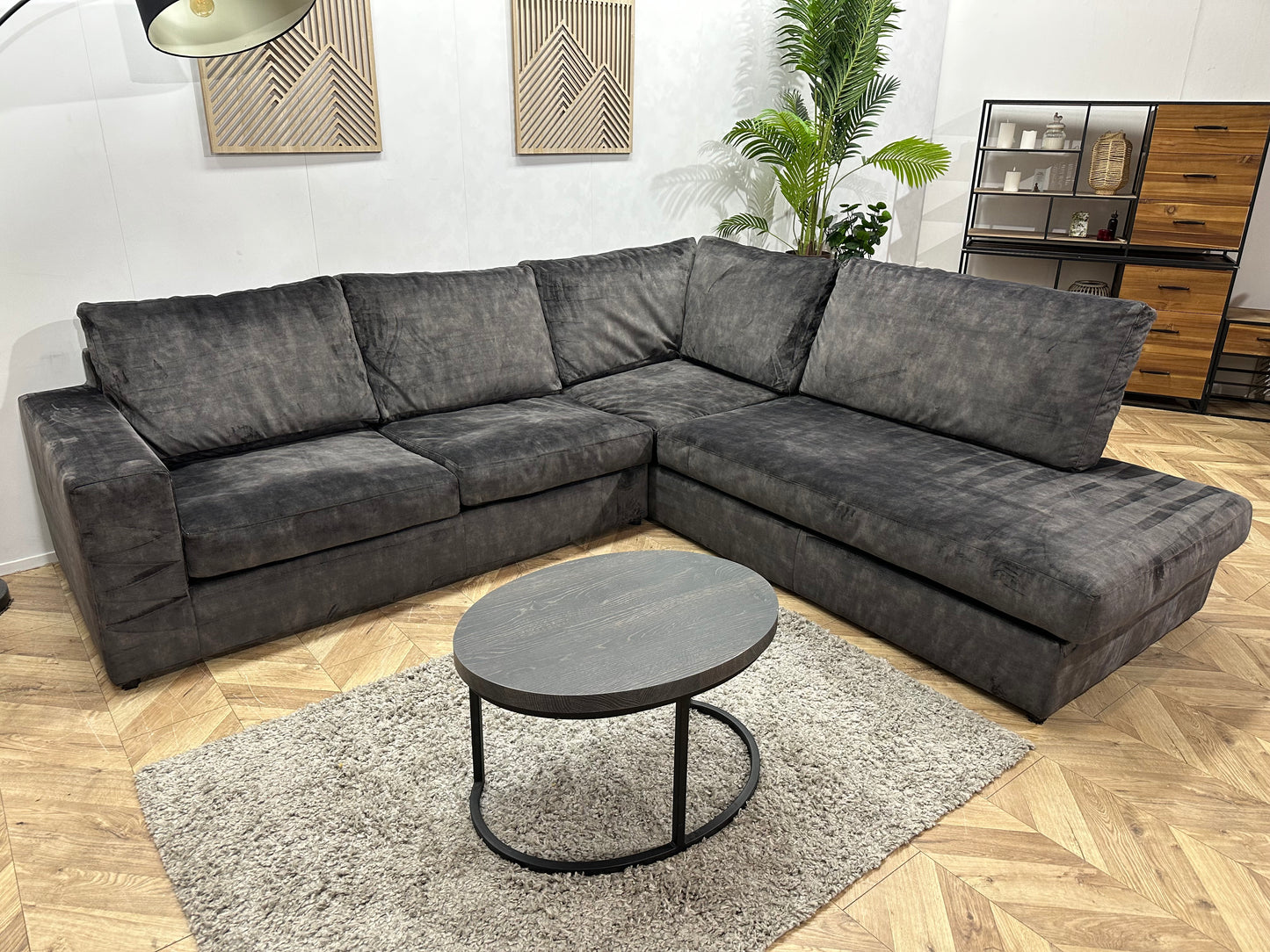 Zwarte Velvet Hoekbank ~ Losse Kussens Met Afneembare Hoezen