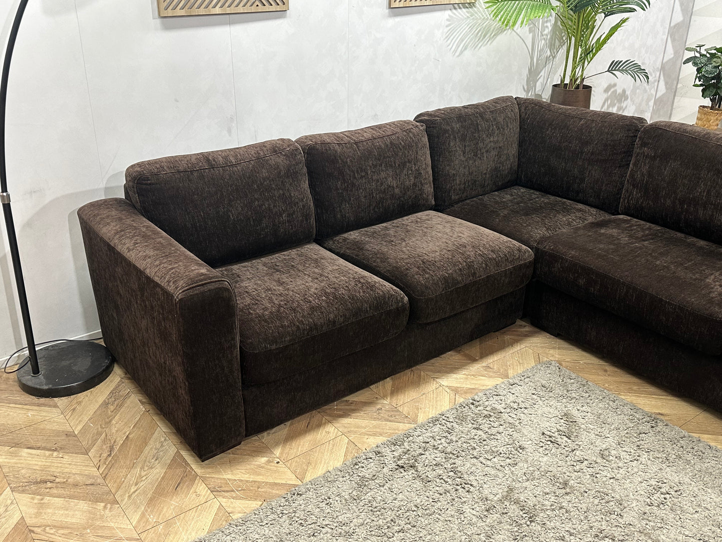 H&H Bruine Velvet Hoekbank ~ Losse Kussens Met Afneembare Hoezen