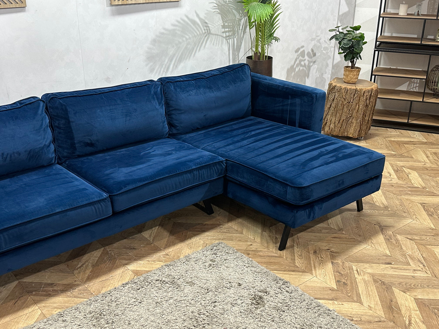 Blauwe Velvet Hoekbank ~ Losse Kussens Met Afneembare Hoezen