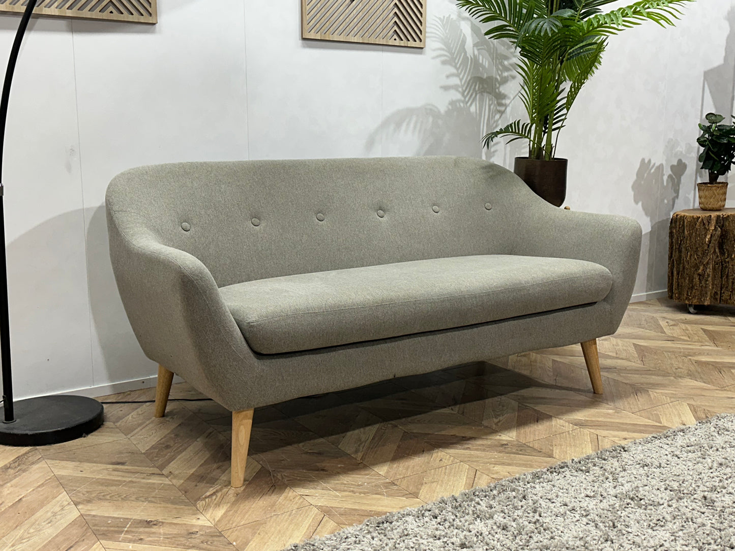 Licht Grijze 2.5-Zits Bank ~ Vaste Kussens