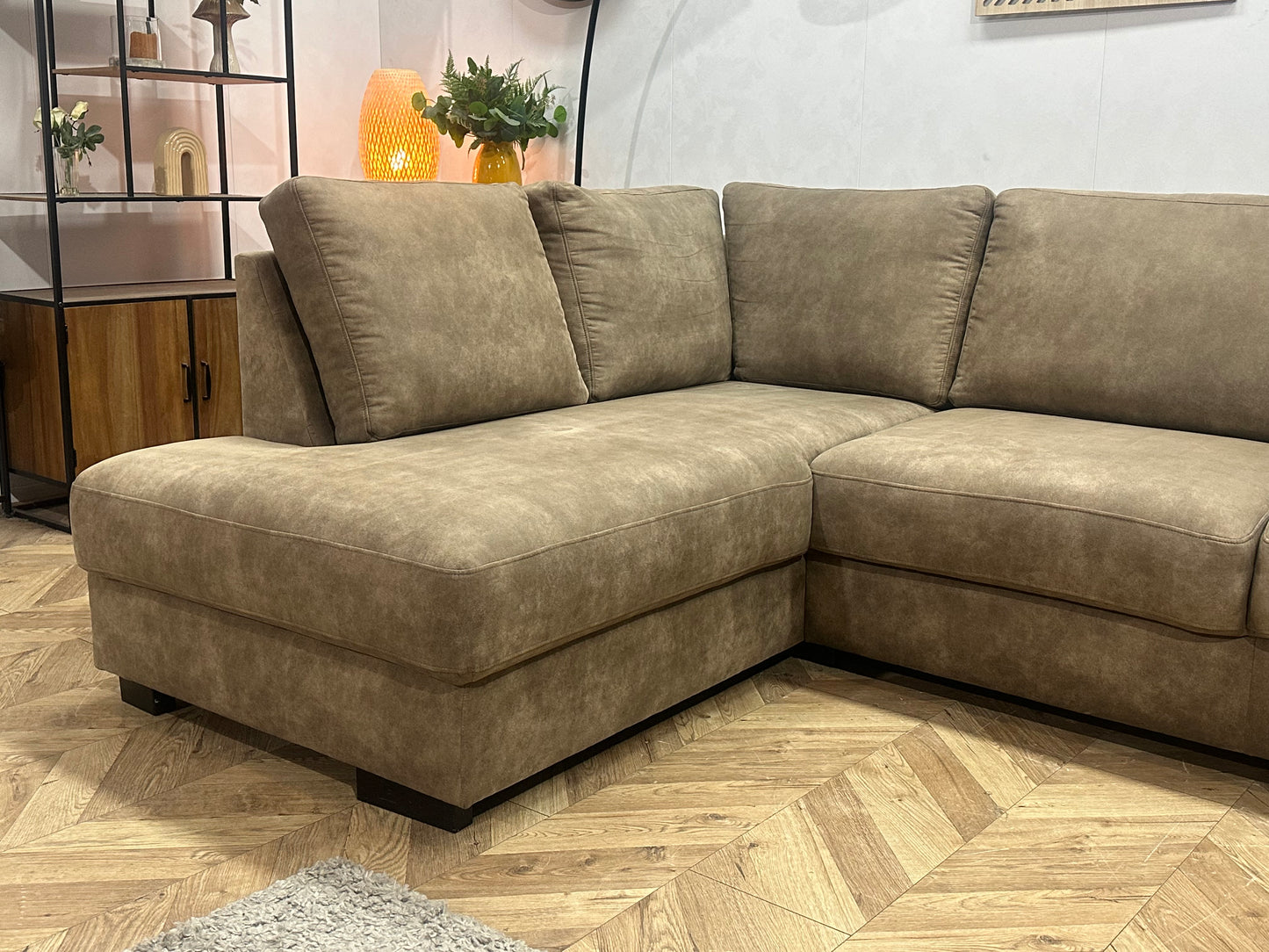 Bruine Suède Stoffen U Bank ~ Losse Rugkussens Met Afneembare Hoezen