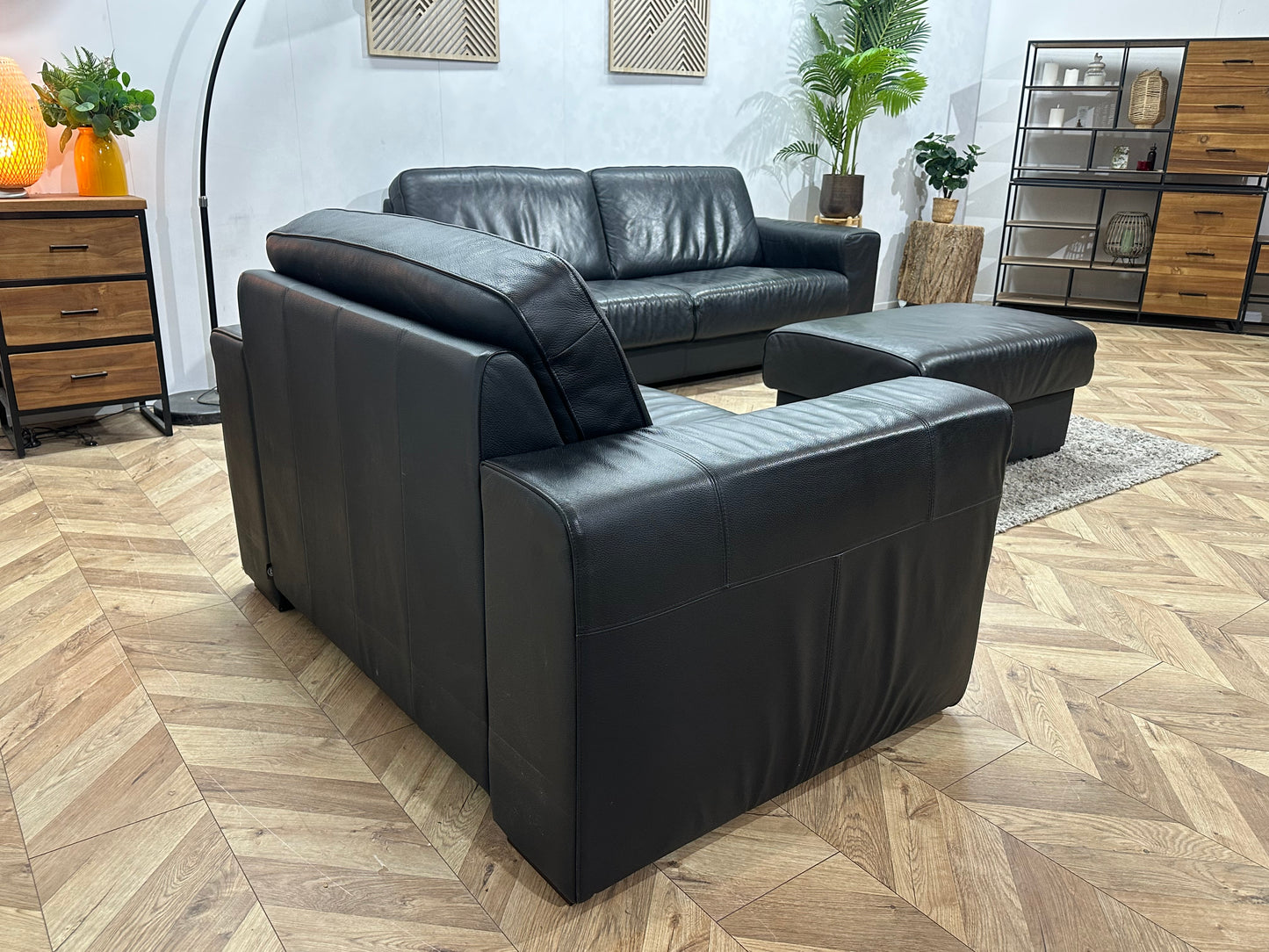 H&H Zwart Lederen Banken Set Incl Hocker ~ Vaste Kussens