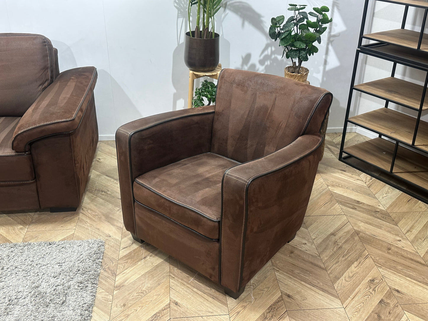 Bruine Suède Stoffen Banken Set Inc Hocker ~ Vaste Kussens