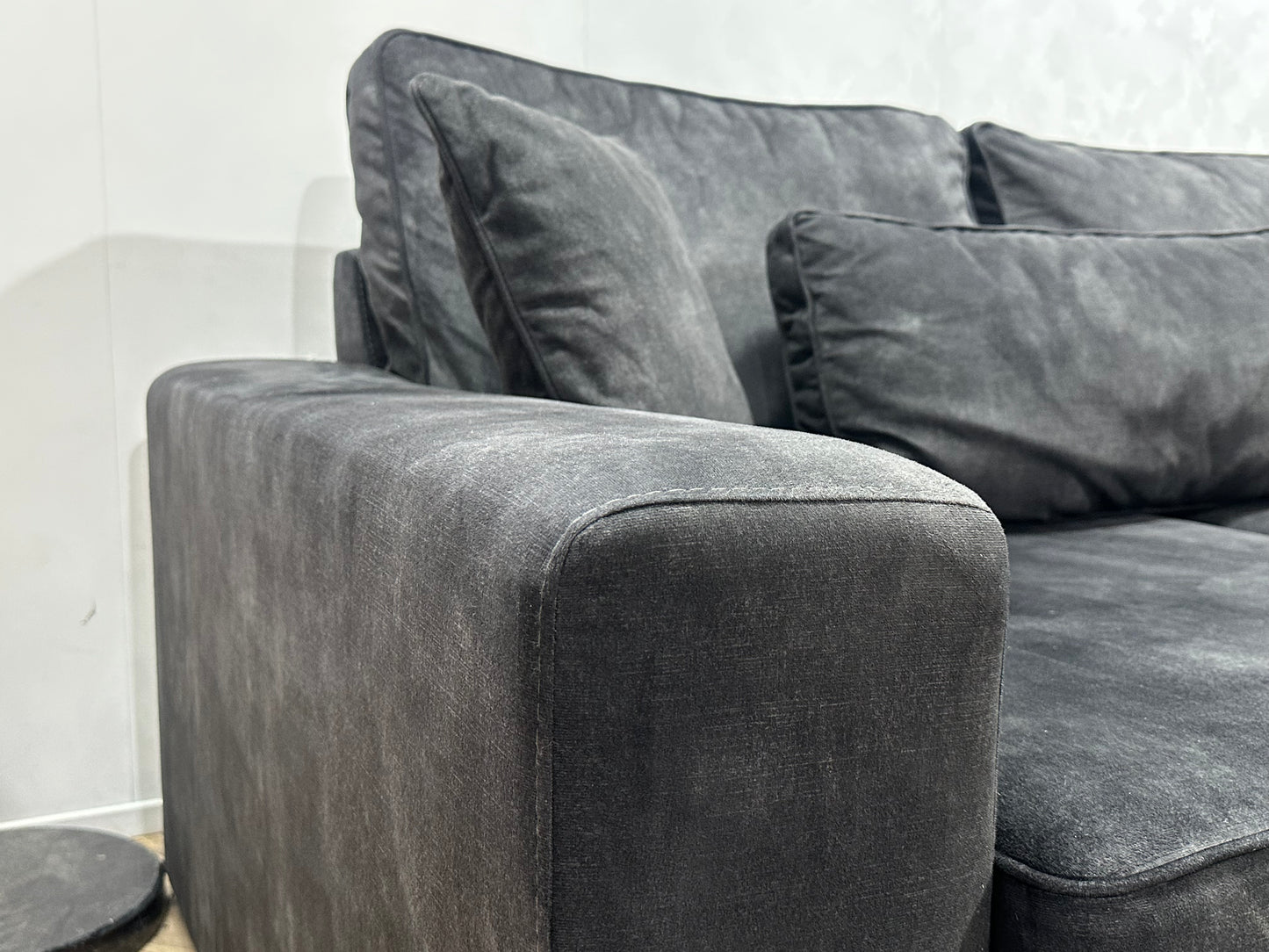 Zwarte Velvet Hoekbank ~ Losse Kussens Met Afneembare Hoezen