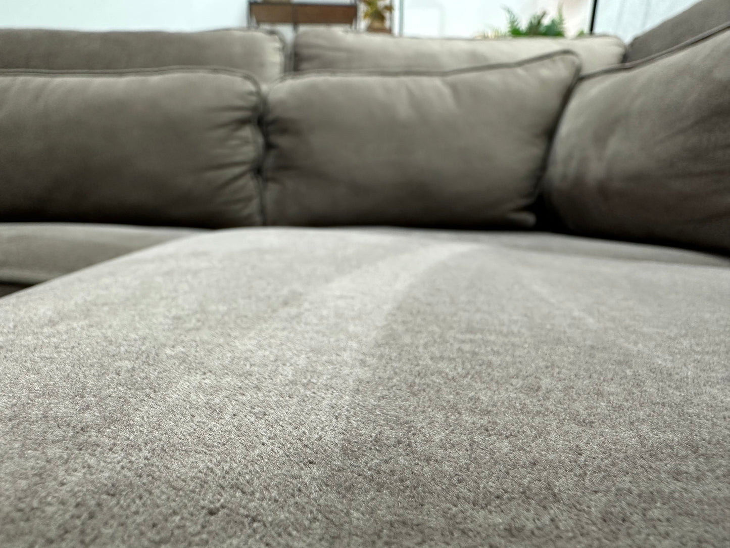 Bruine Velvet Hoekbank ~ Losse Kussens Met Afneembare Hoezen