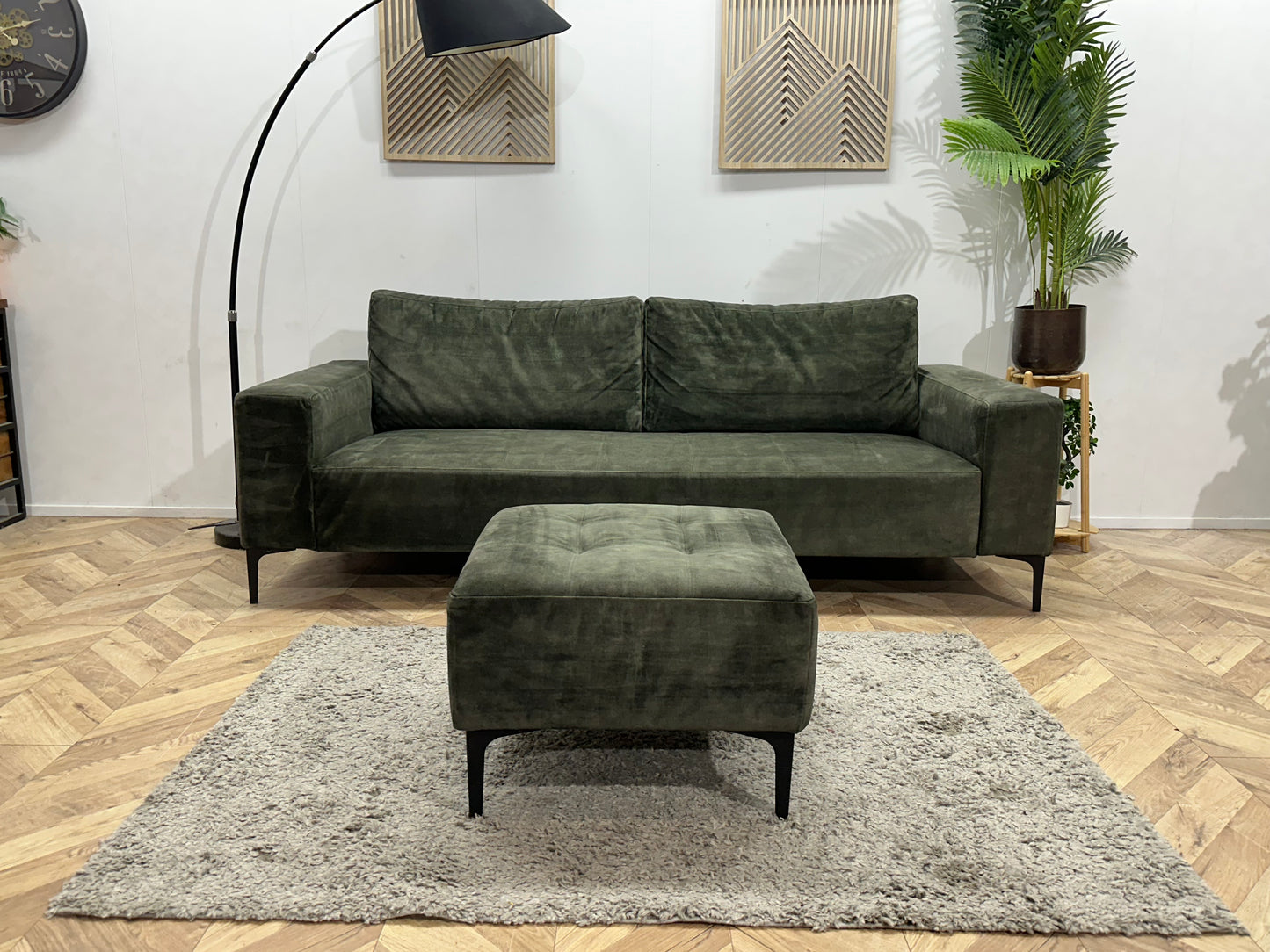 Groene Velvet 2.5-Zits Bank Inc Hocker ~ Losse Rugkussens Met Afneembare Hoezen