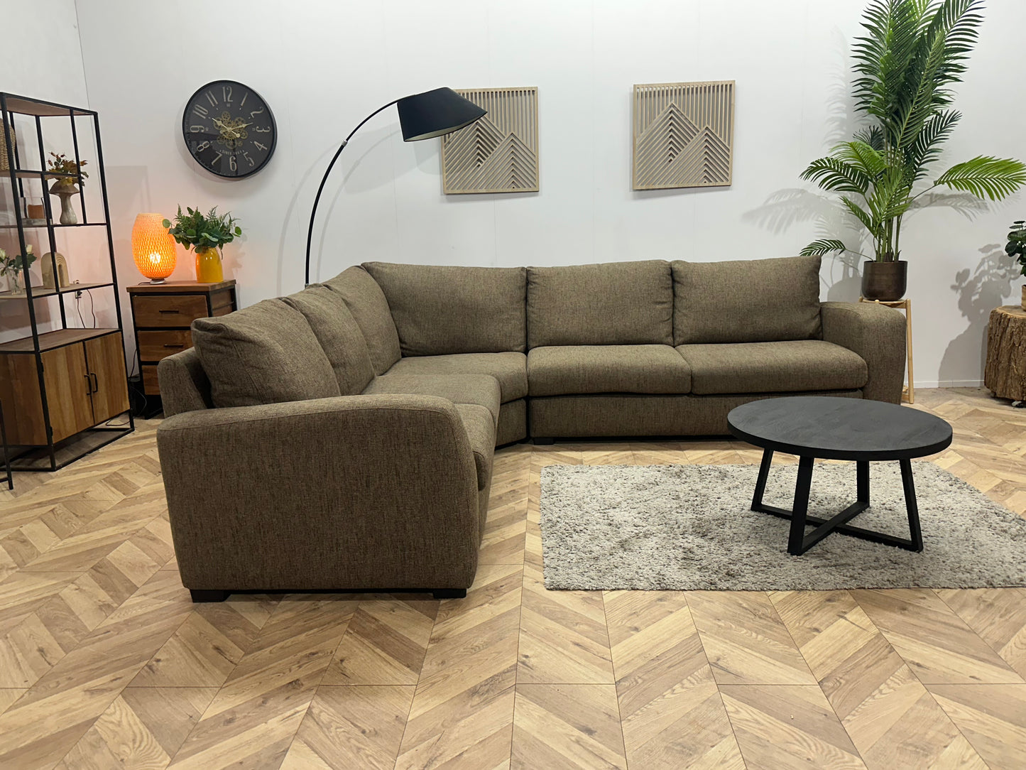 Bruine Hoekbank ~ Losse Rugkussens Met Afneembare Hoezen