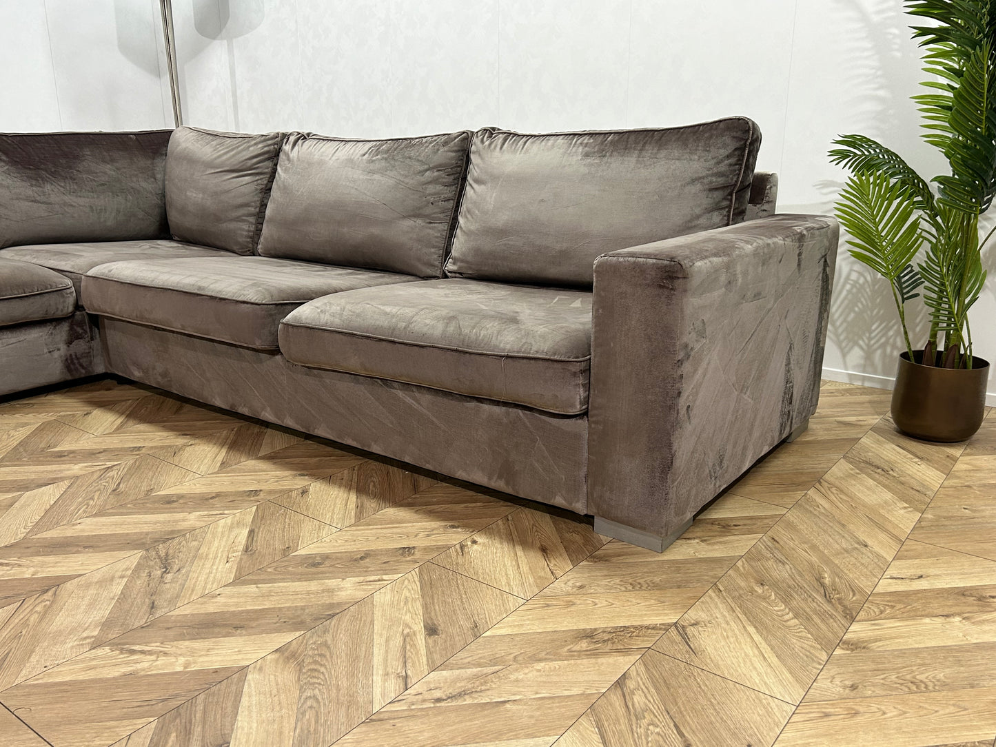 Licht Grijze Velvet Hoekbank ~ Losse Kussens Met Afneembare Hoezen