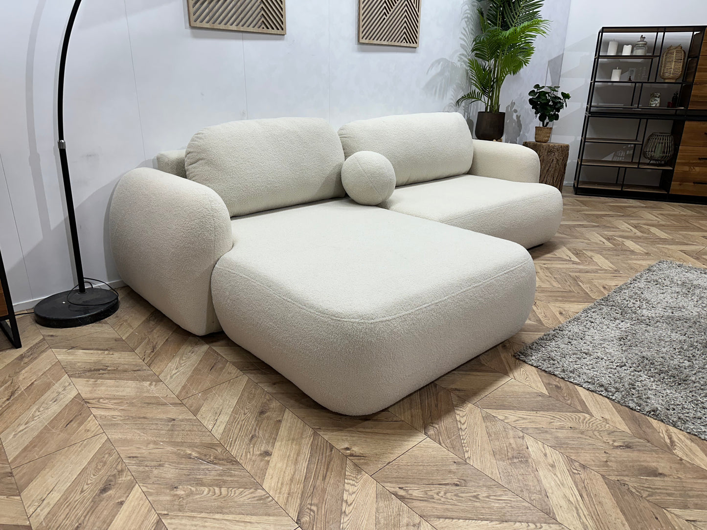 !Showroommodel! Crème Bouclé Stof Hoekbank ~ Losse Rugkussens