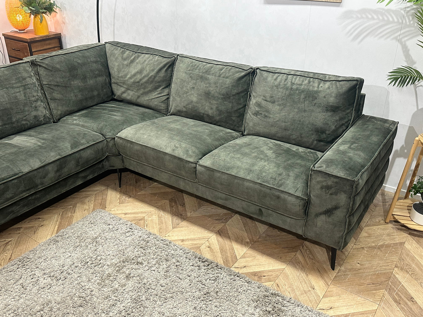 Groene Velvet Hoekbank ~ Losse Rugkussens Met Afneembare Hoezen