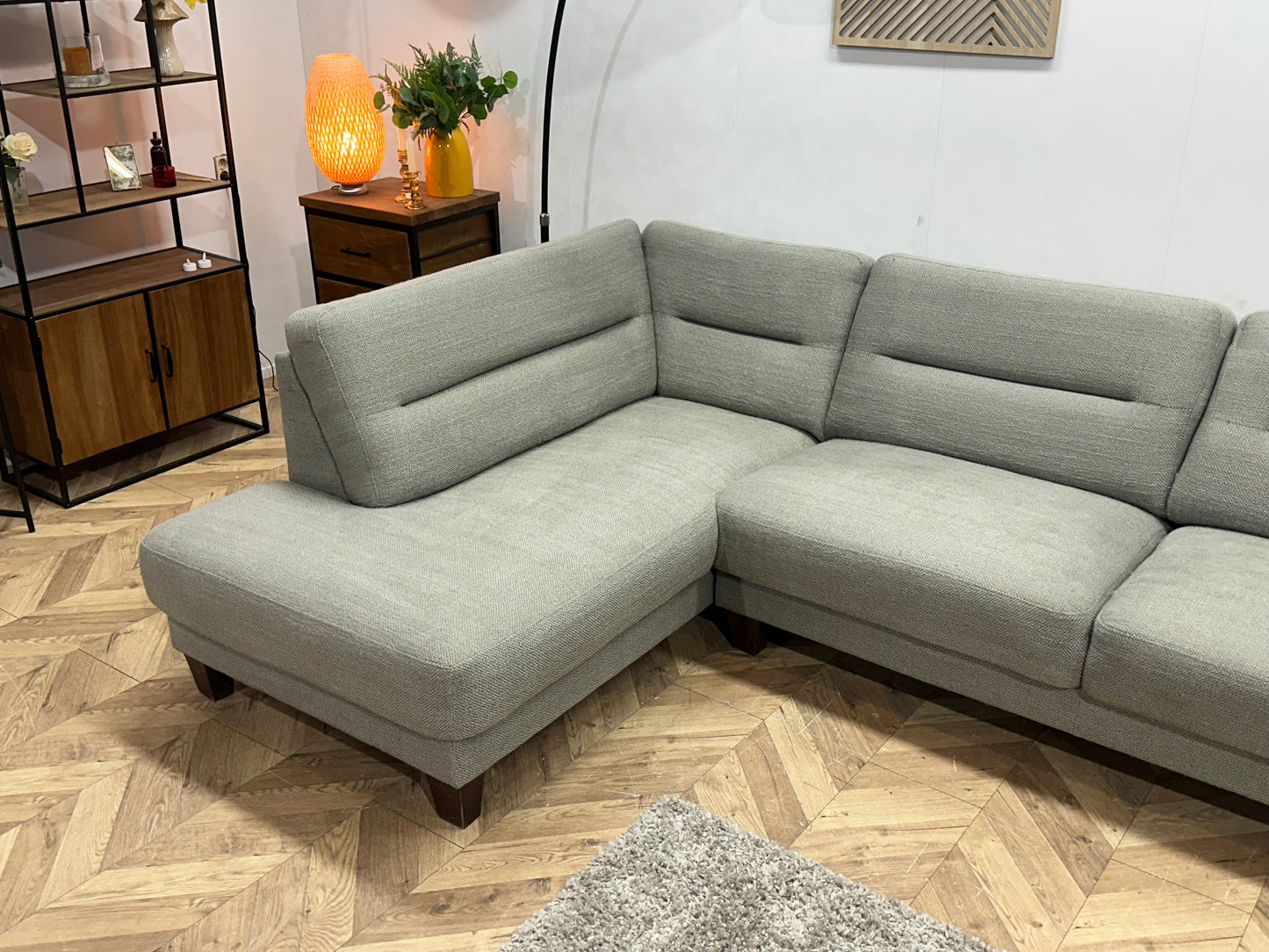 H&H Licht Grijze Hoekbank ~ Vaste Kussens