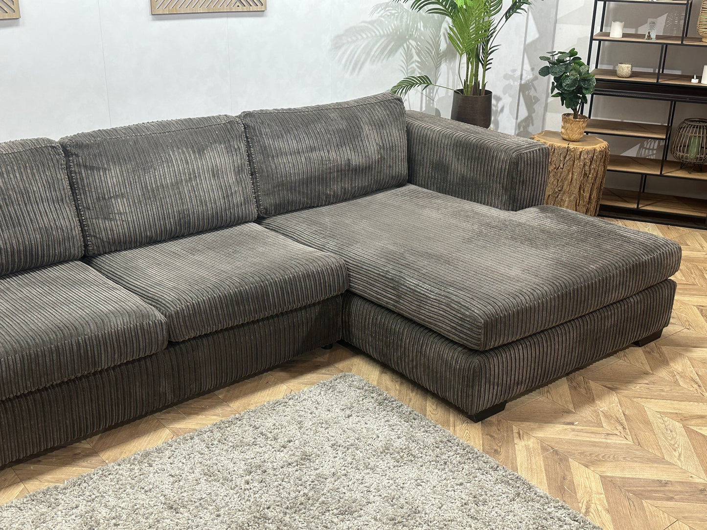 Bruine Ribstof Hoekbank ~ Losse Kussens Met Afneembare Hoezen