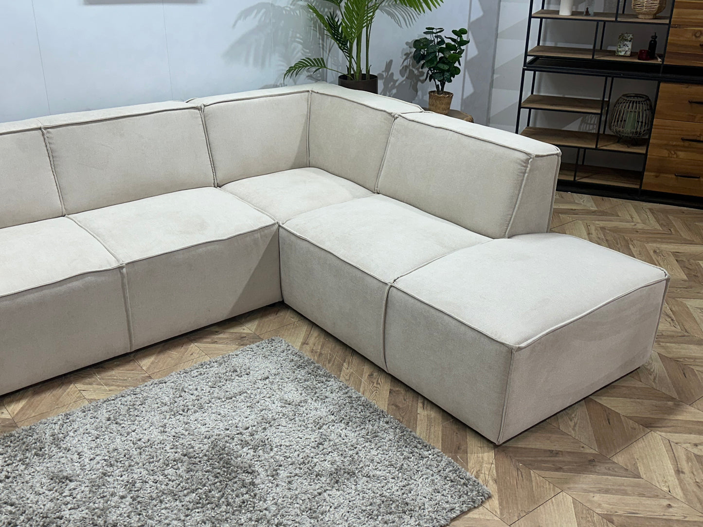 !Showroommodel! Crème Suède Stoffen Hoekbank