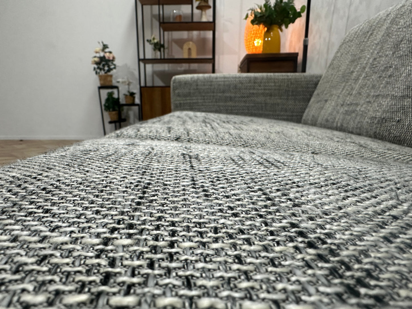 Grijze Rechte Bank ~ Vaste Kussens