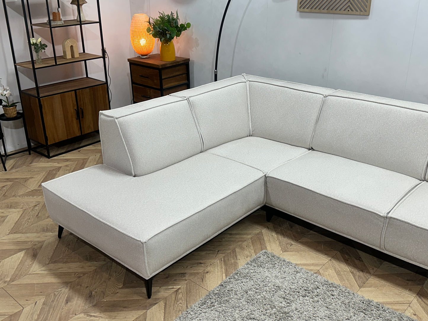 !Showroommodel! Witte Chenille Stoffen Hoekbank