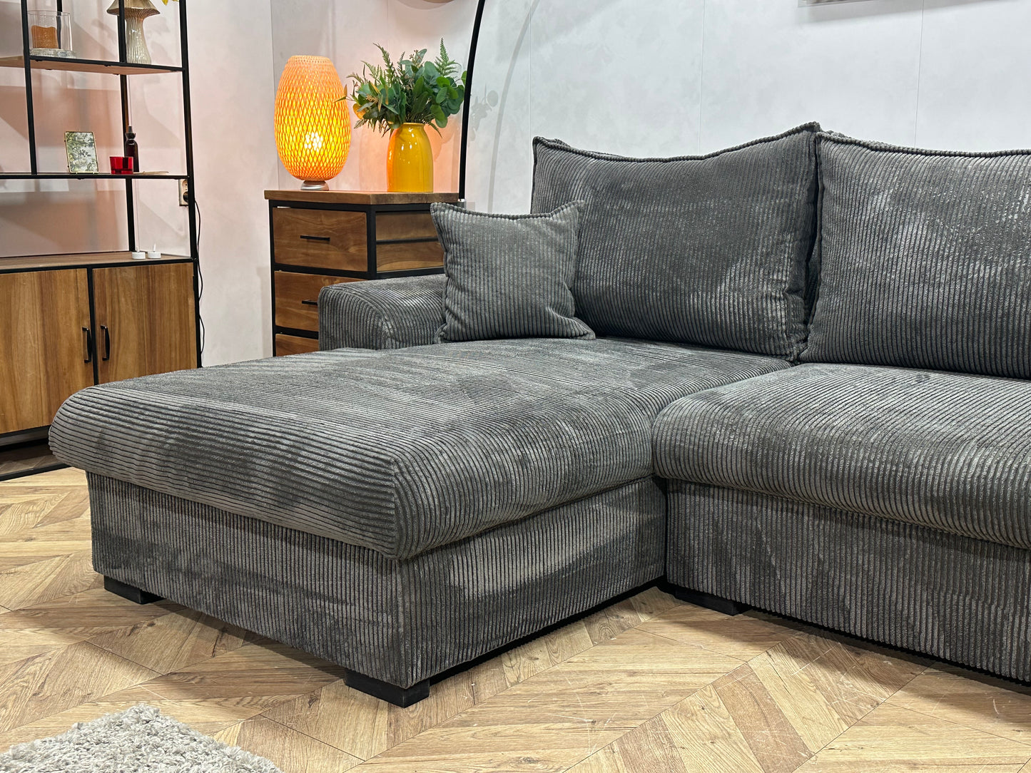 Grijze Ribstof U Bank ~ Losse Rugkussens Met Afneembare Hoezen