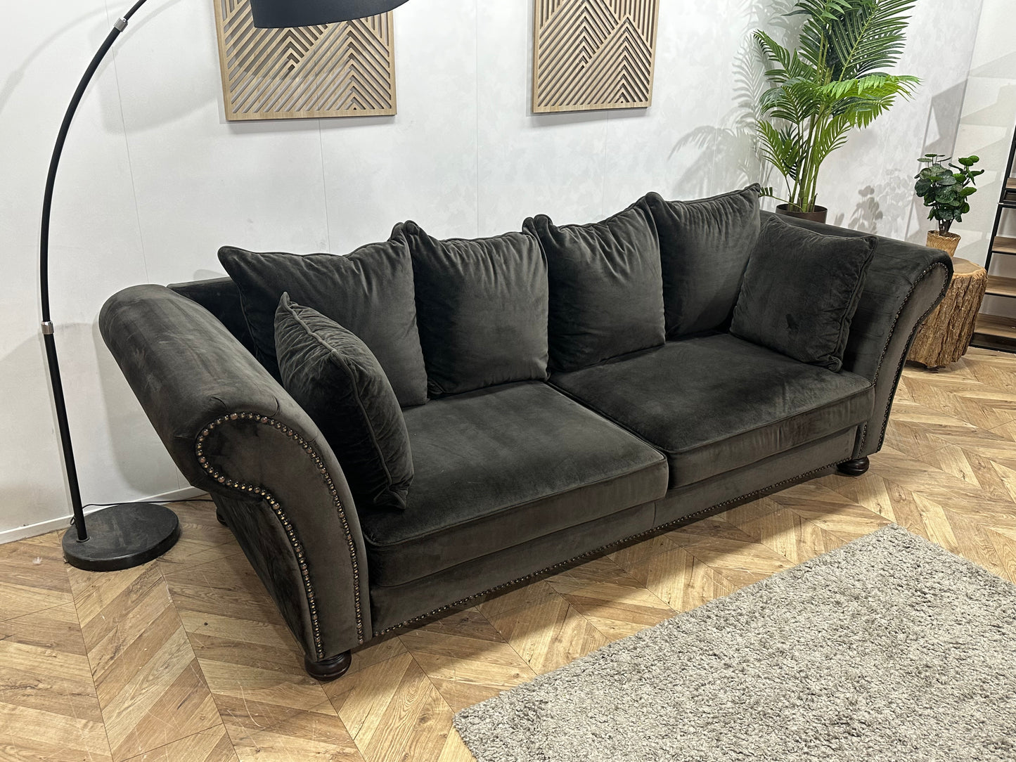 Antraciet Velvet Ruime 2.5-Zits Bank ~ Losse Kussens Met Afneembare Hoezen