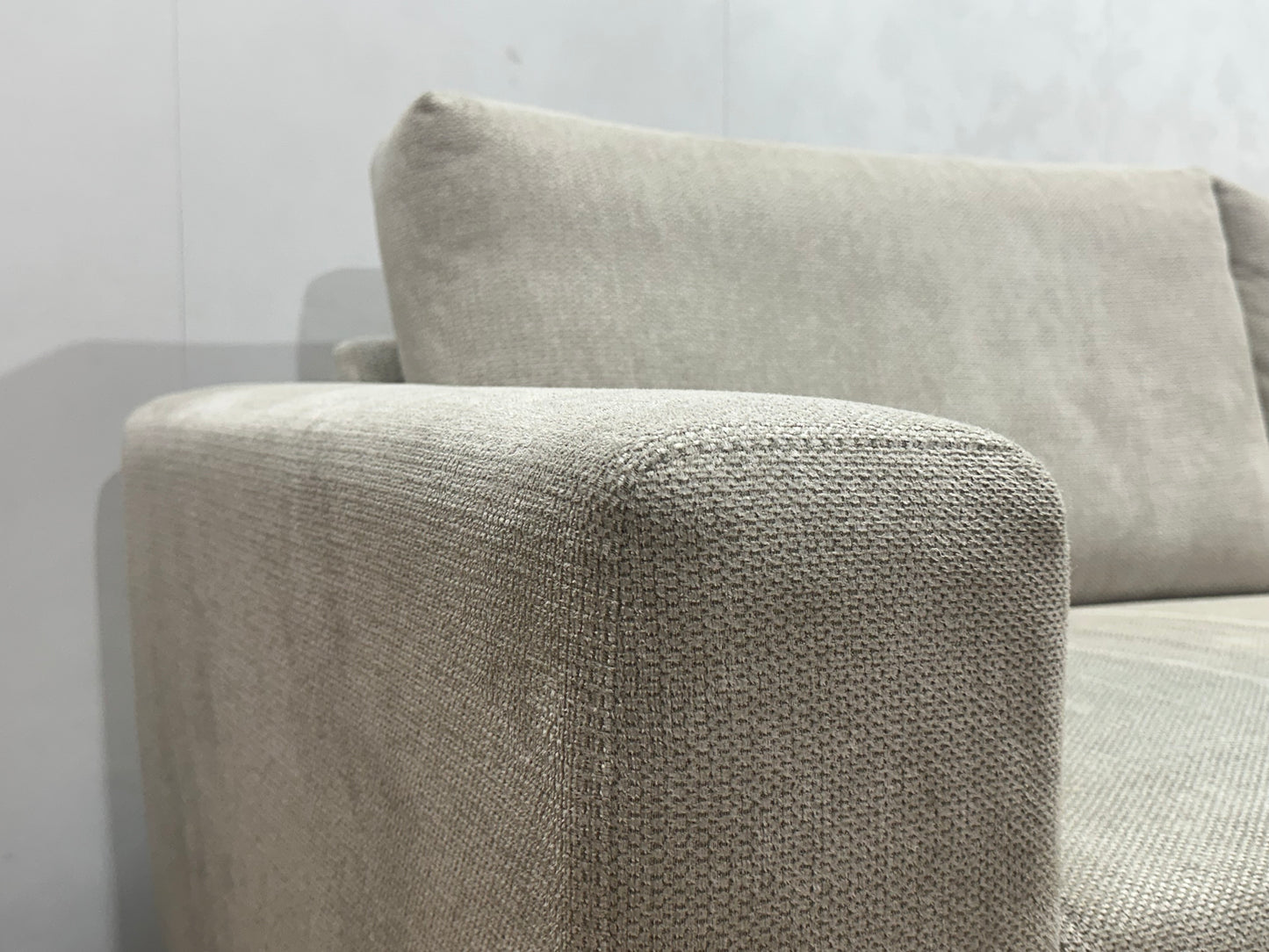 Witte/Crème Suède Stoffen Hoekbank ~ Losse Rugkussens Met Afneembare Hoezen