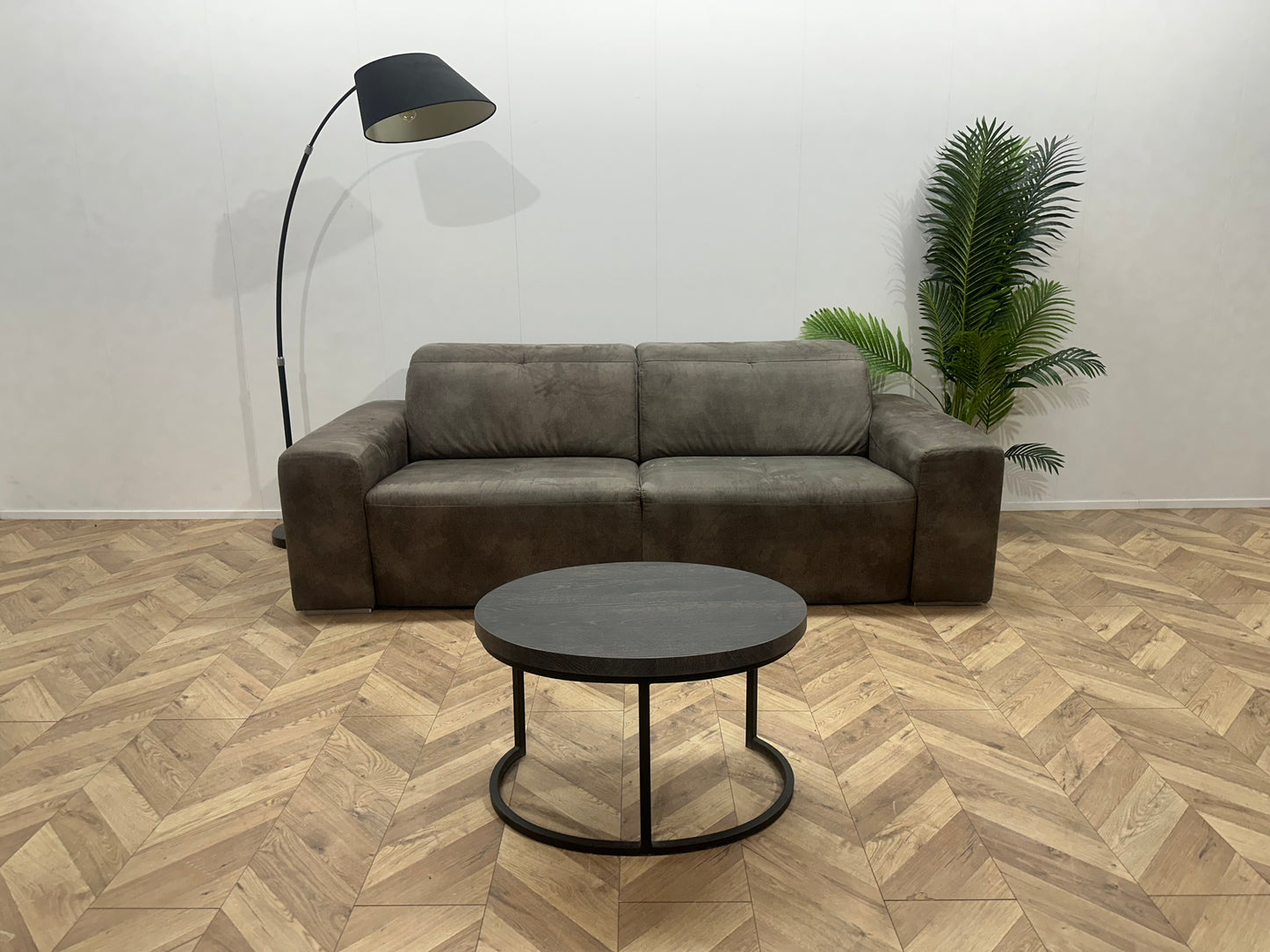 Antraciet Suède Lederen 2.5-Zits Bank ~ Verstelbare Hoofdsteunen ~ Nieuwstaat