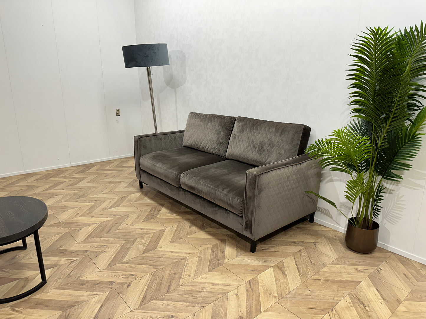 Bruine Velvet 2 Zits Bank ~ Losse Kussens Met Afneembare Hoezen