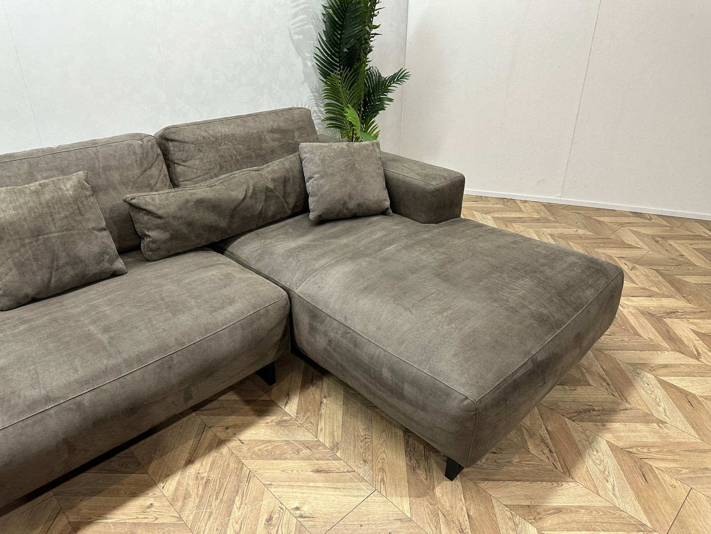 Suède Leather Look Leger Groene U Bank ~ Losse Rugkussens Met Afneembare Hoezen