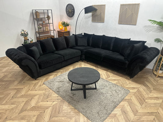 Zwarte Velvet Hoekbank ~ Losse Kussens Met Afneembare Hoezen