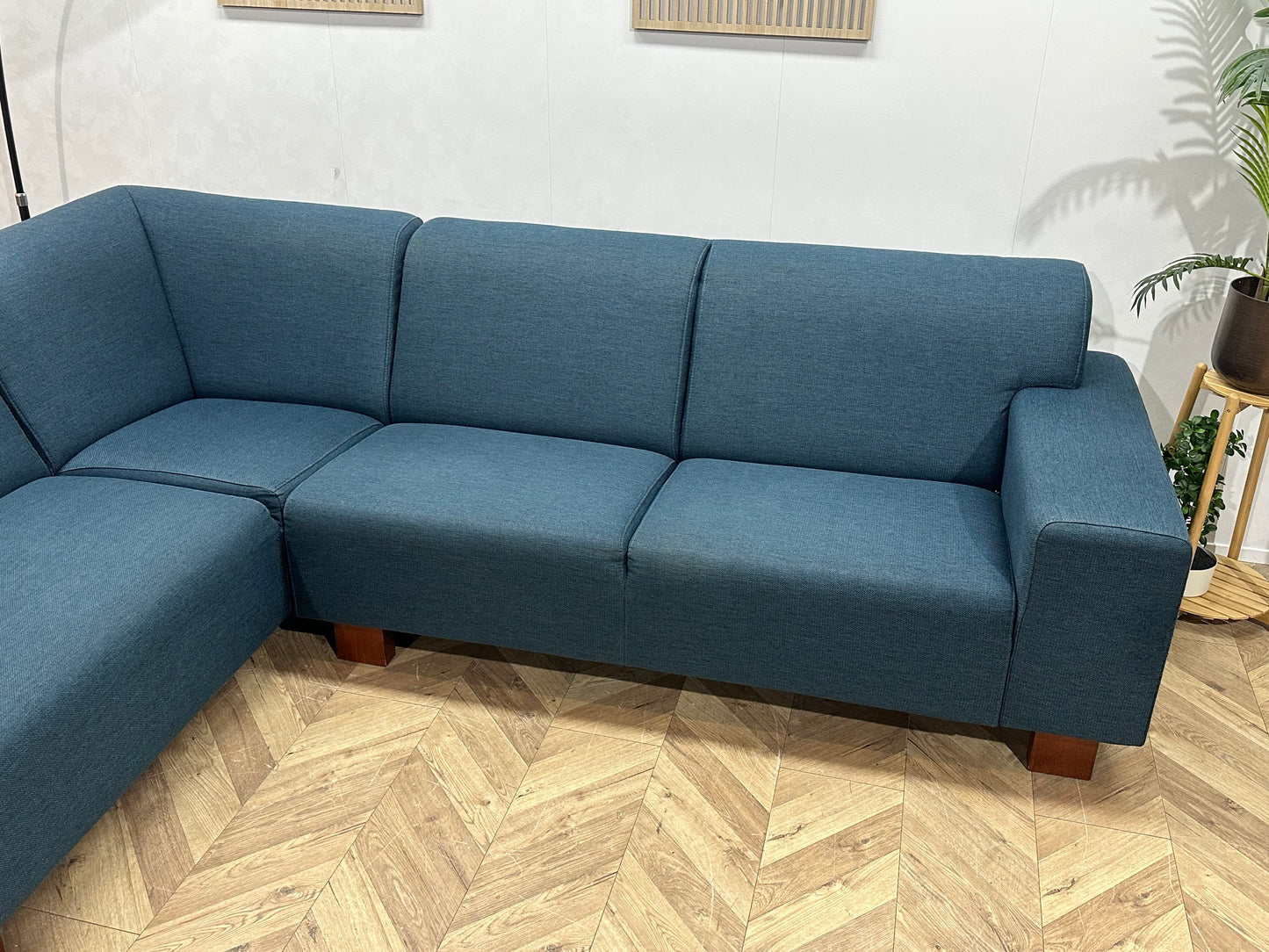 Blauwe Hoekbank Inc Hocker ~ Vaste Kussens