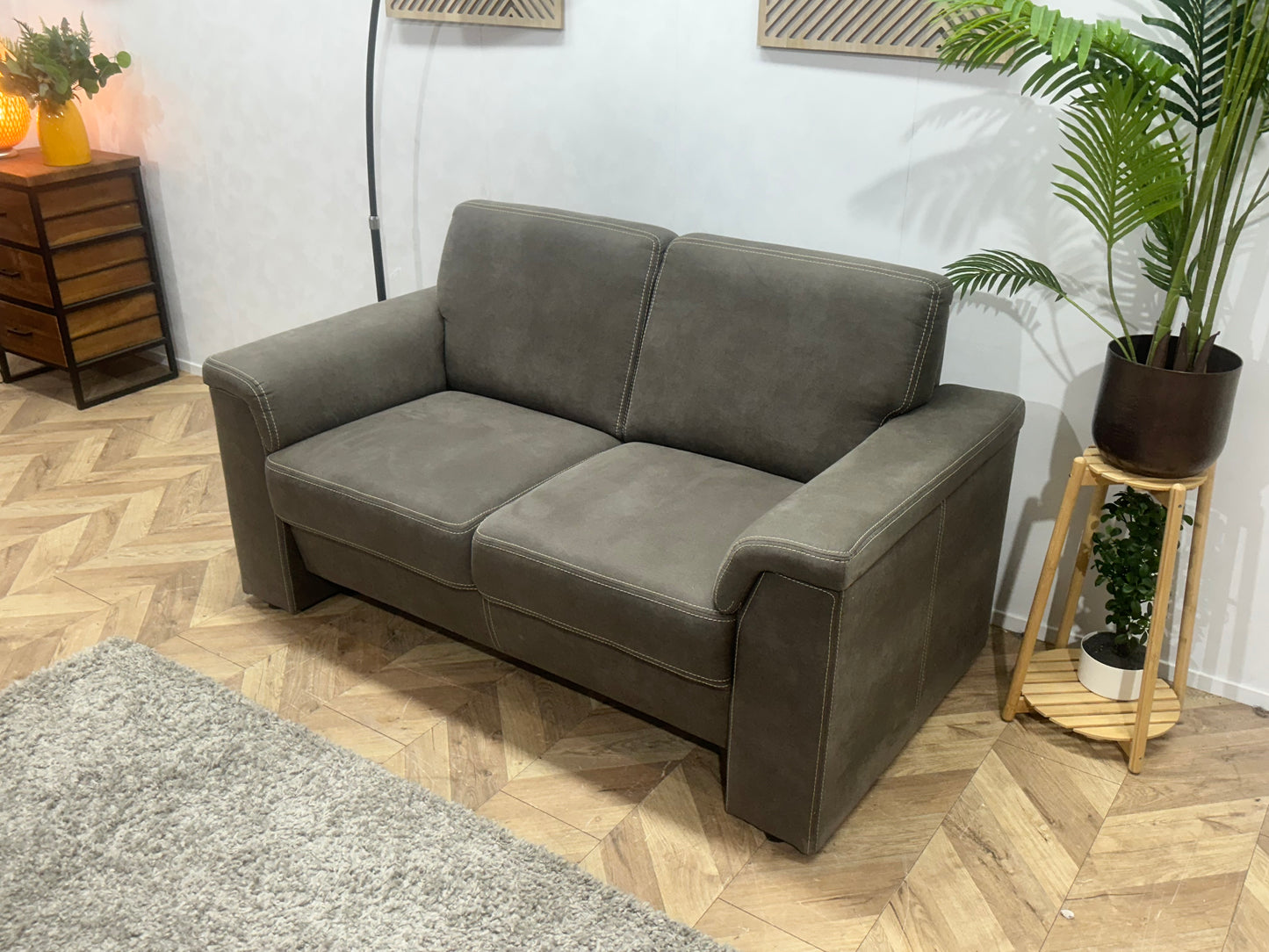 Grijze Suède Stoffen 2.5-Zits Bank ~ Vaste Kussens
