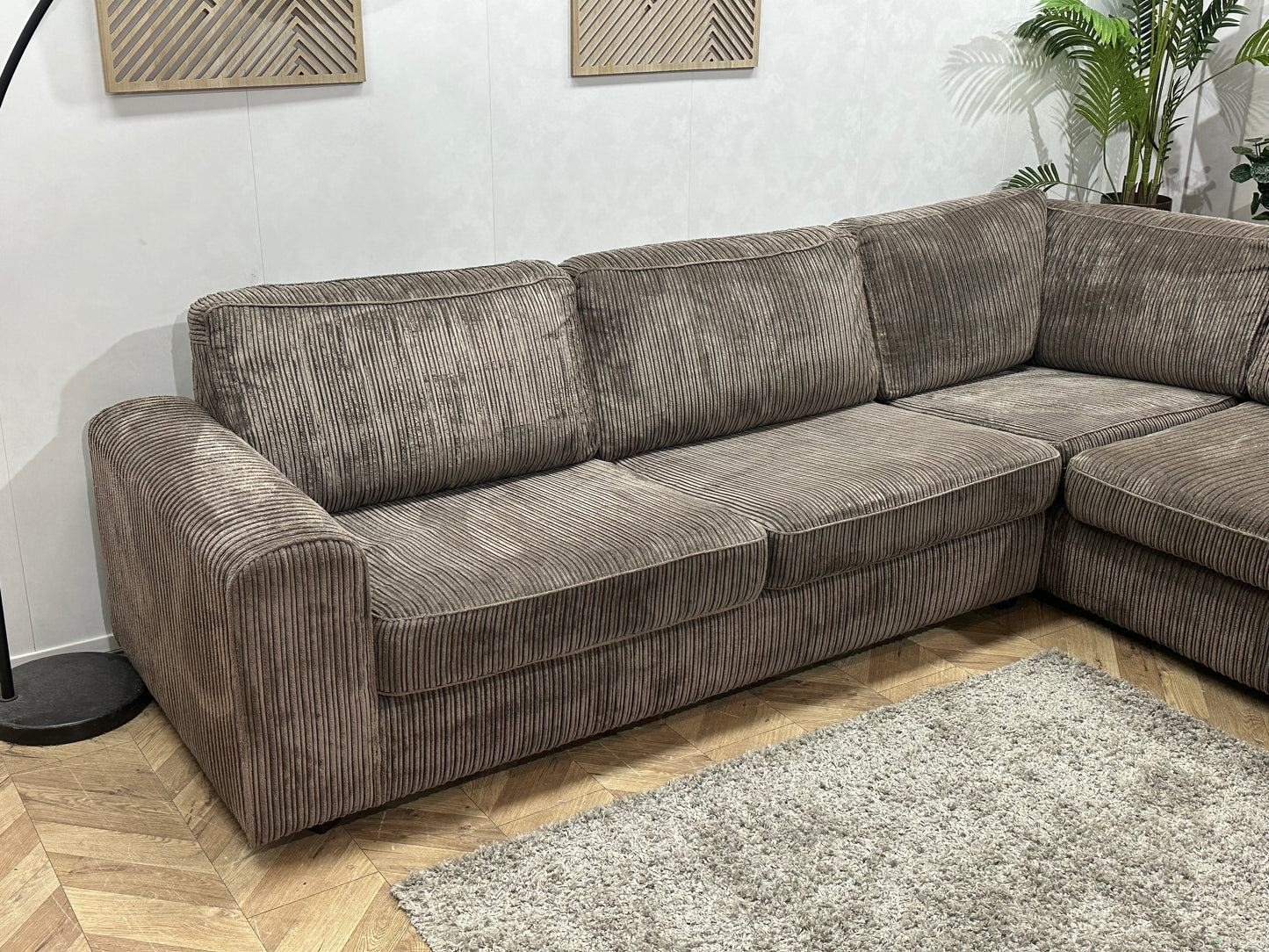 Taupe Ribstof Hoekbank ~ Losse Kussens Met Afneembare Hoezen