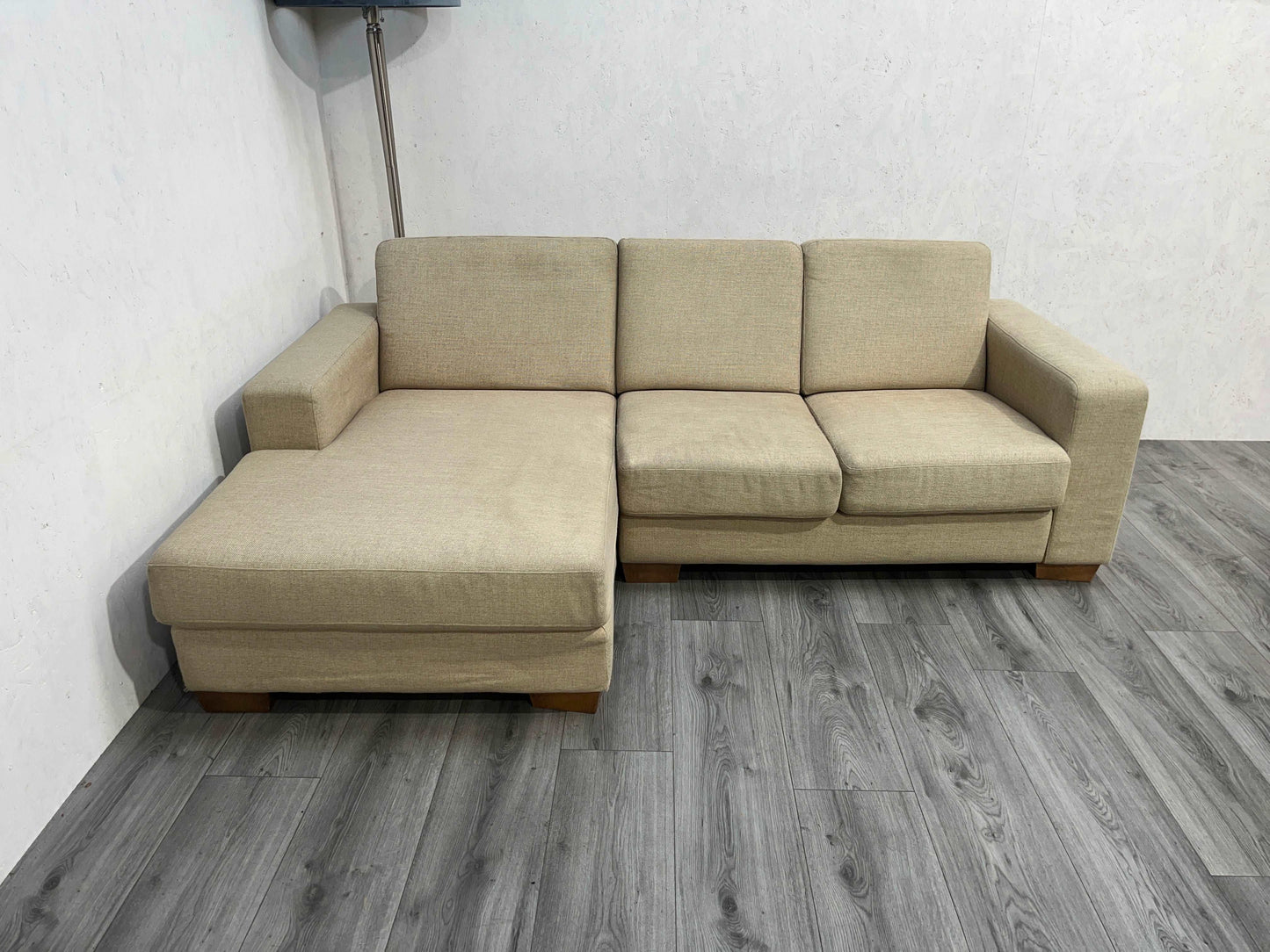 Beige Hoekbank ~ Vaste Kussens