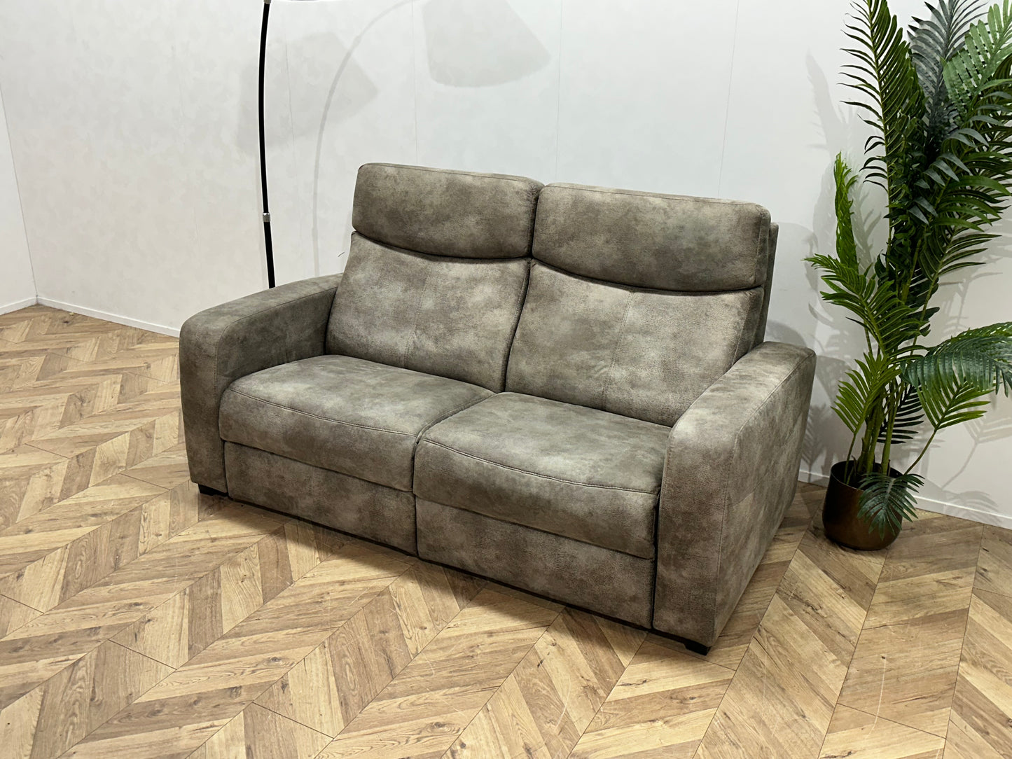 Grijze Suède Stoffen 2.5-Zits Bank ~ Vaste Kussens