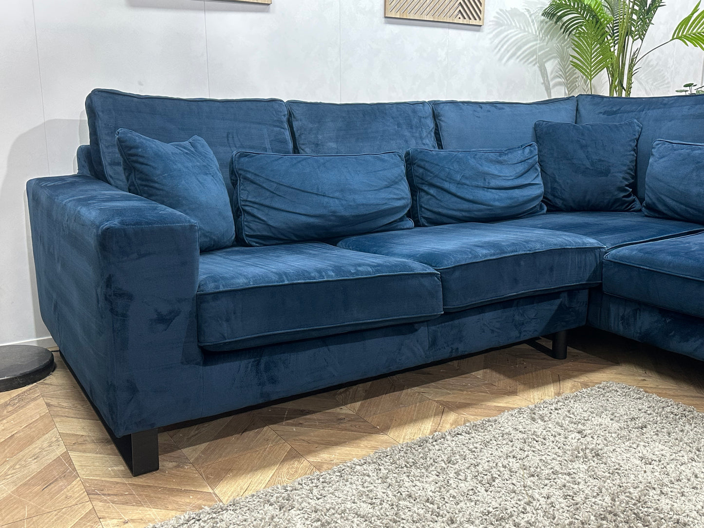 Blauwe Velvet Hoekbank ~ Losse Kussens Met Afneembare Hoezen