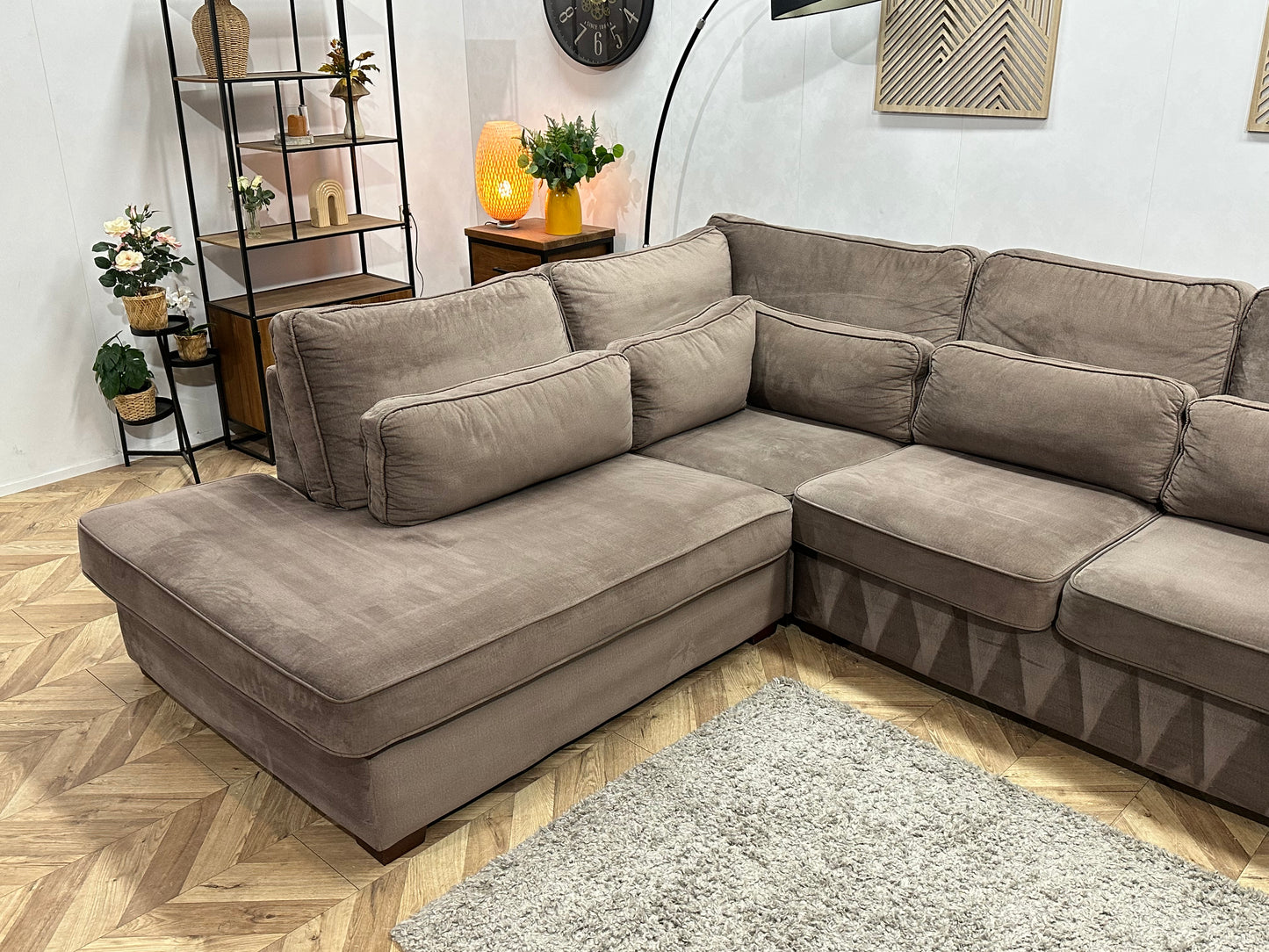 Bruine Velvet Hoekbank ~ Losse Kussens Met Afneembare Hoezen