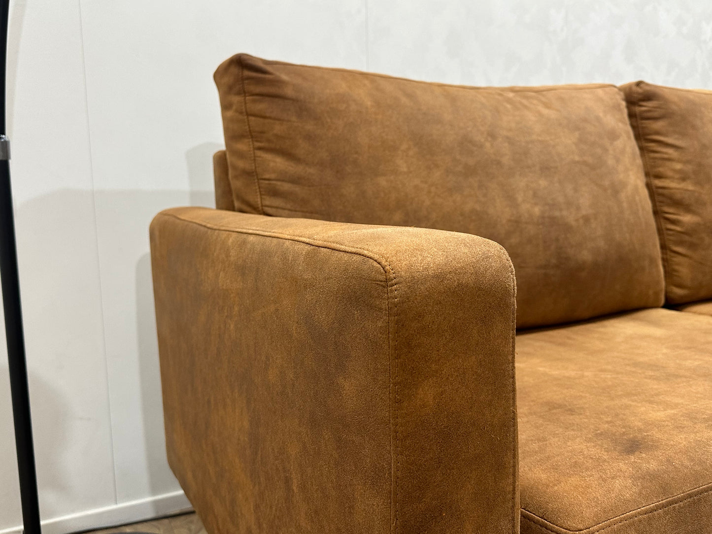 Cognac Bruine Suède Lederen 3-Zits Bank ~ Losse Kussens Met Afneembare Hoezen