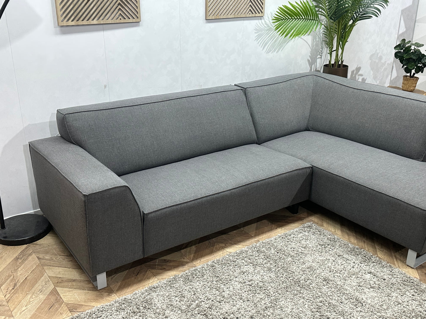 Grijze Hoekbank ~ Vaste Kussens