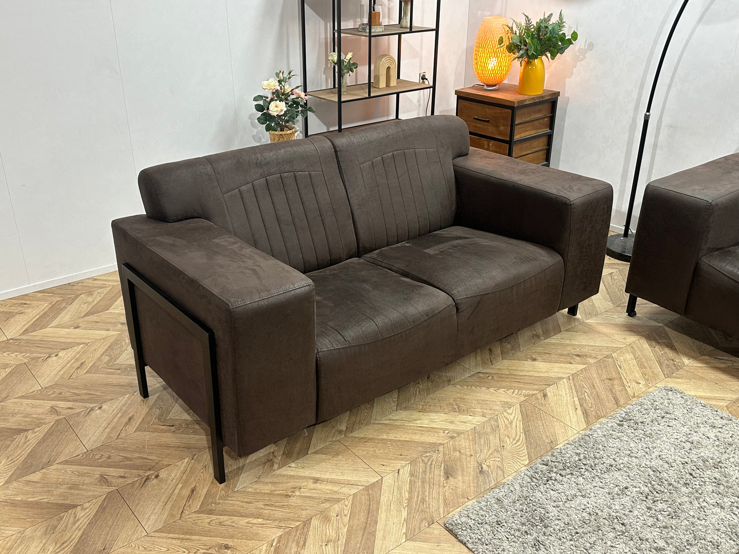 Bruine Suède Stoffen Banken Set Inc Fauteuil ~ Vaste Kussens