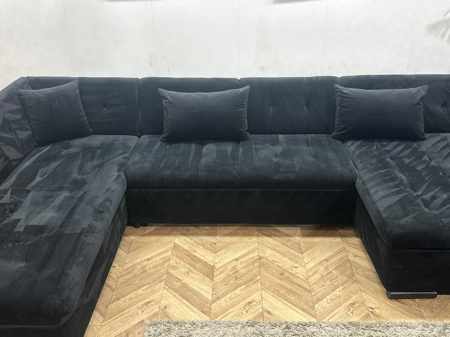 !Showroommodel! Zwarte Velvet U Bank