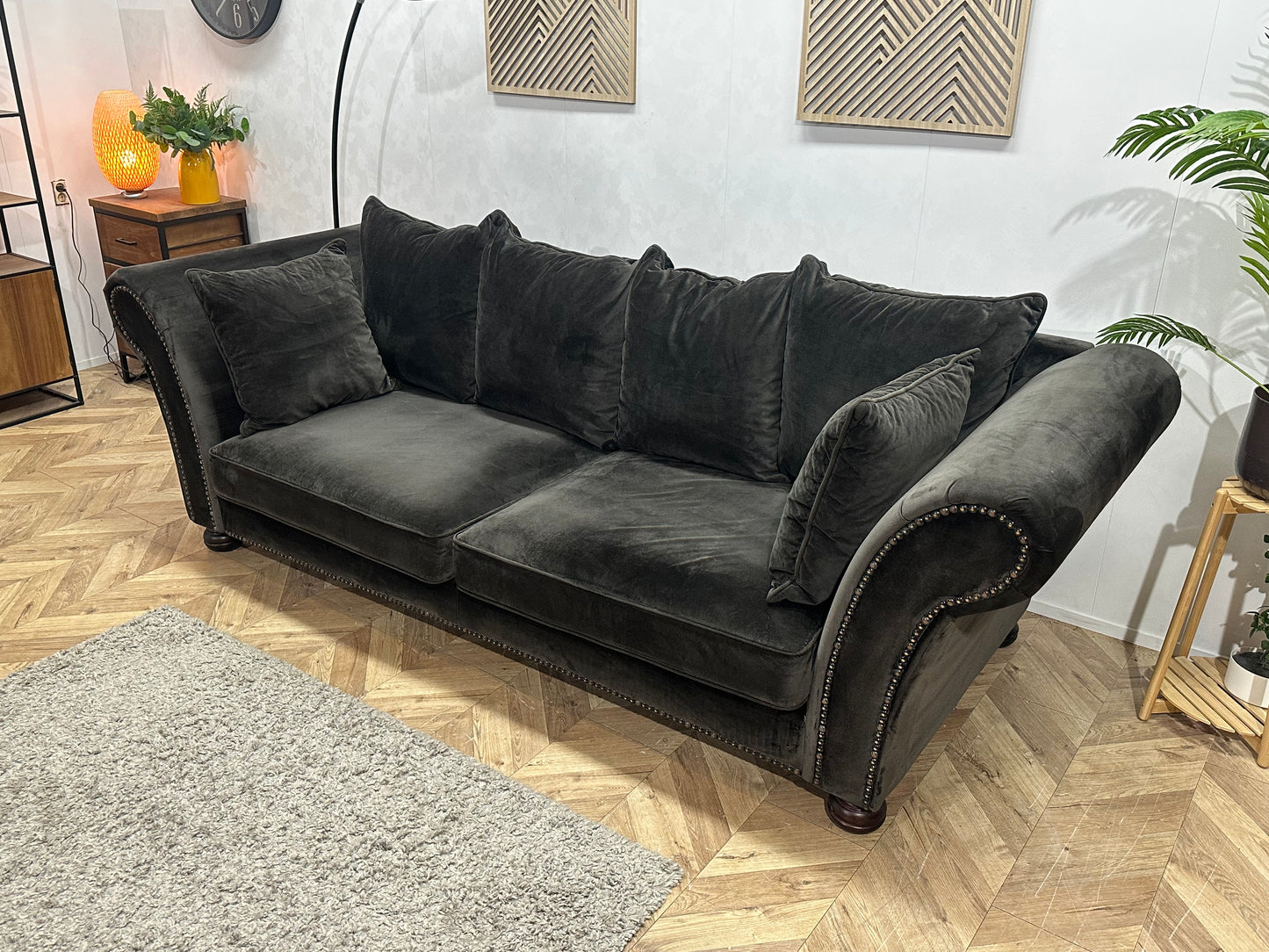 Antraciet Velvet Ruime 2.5-Zits Bank ~ Losse Kussens Met Afneembare Hoezen