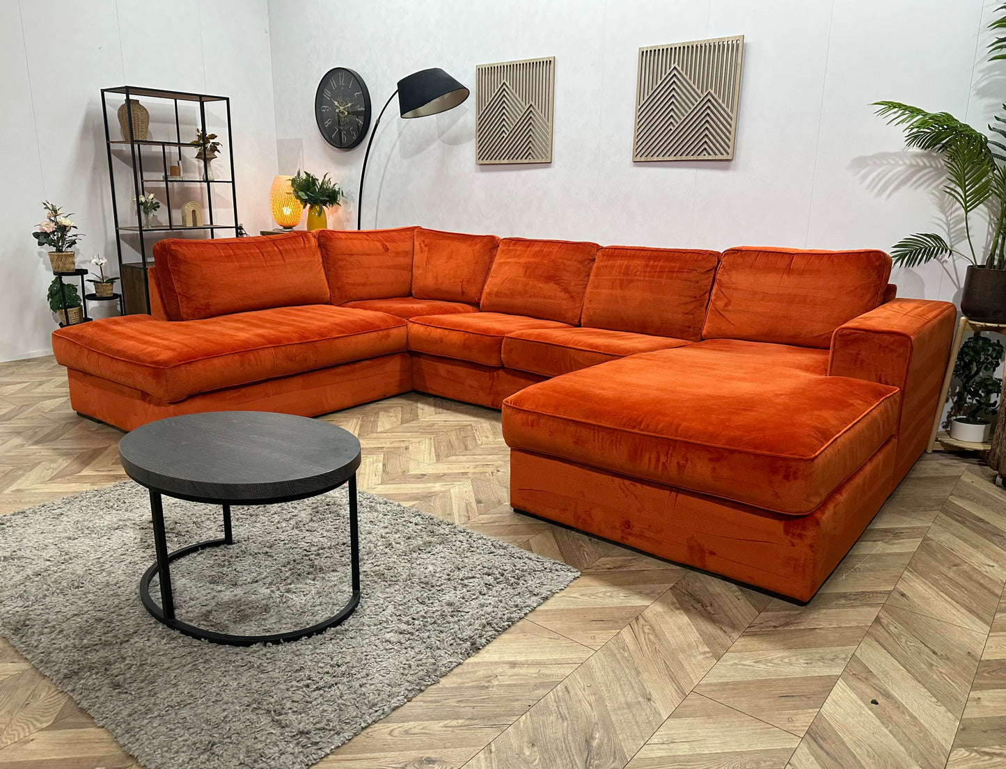 Oranje/Rode Velvet U Bank ~ Losse Kussens Met Afneembare Hoezen