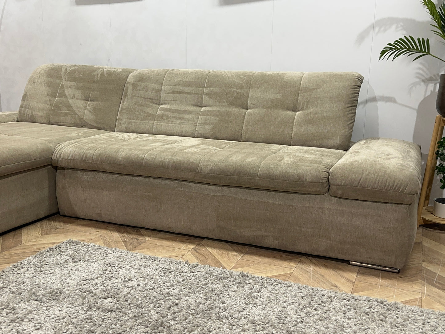 Beige Suède Stoffen Hoekbank Inc Hocker ~ Nieuwstaat